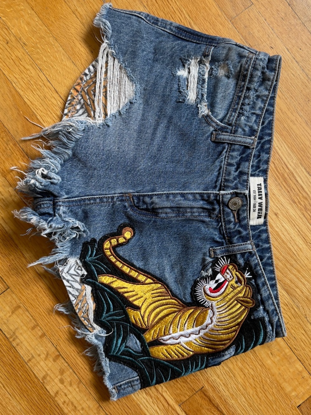 TALLY WEIJL Y2K Embroidered Tiger Distressed Denim Micro Shorts